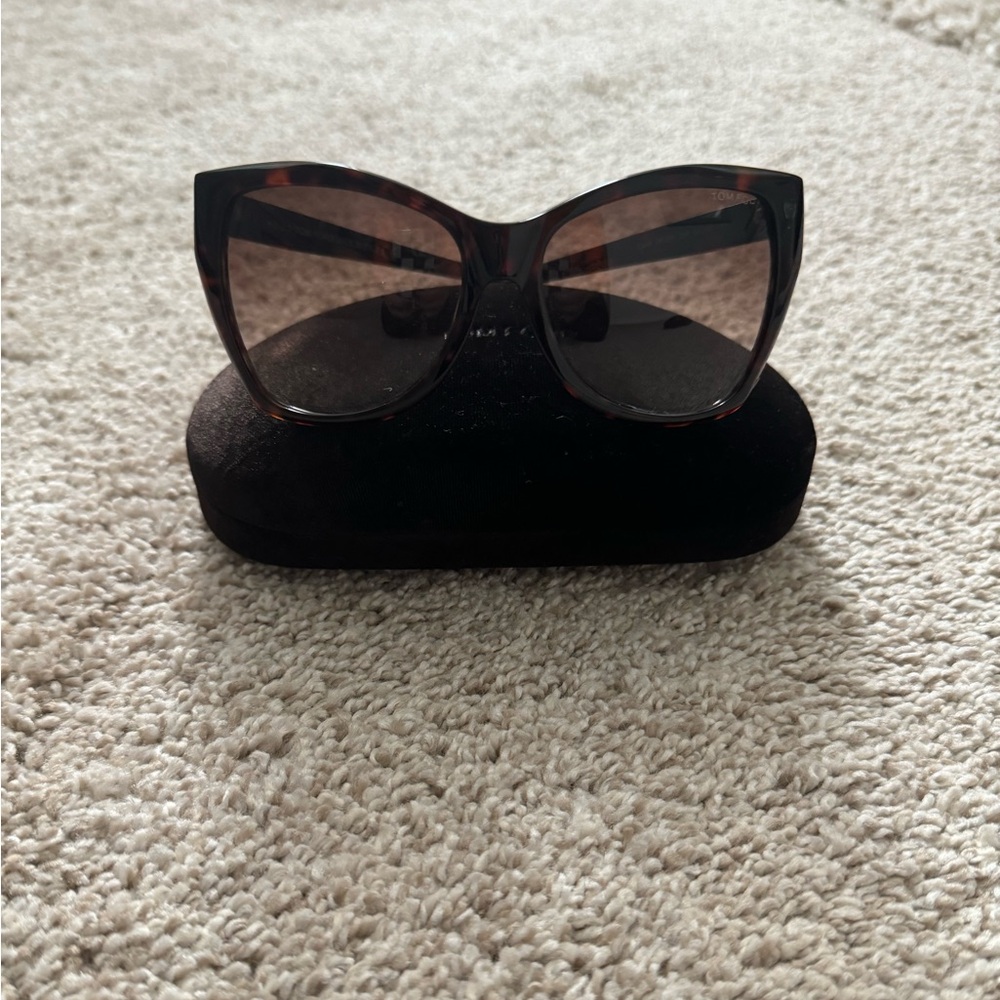 Tom Ford Carli Sunglasses w/case